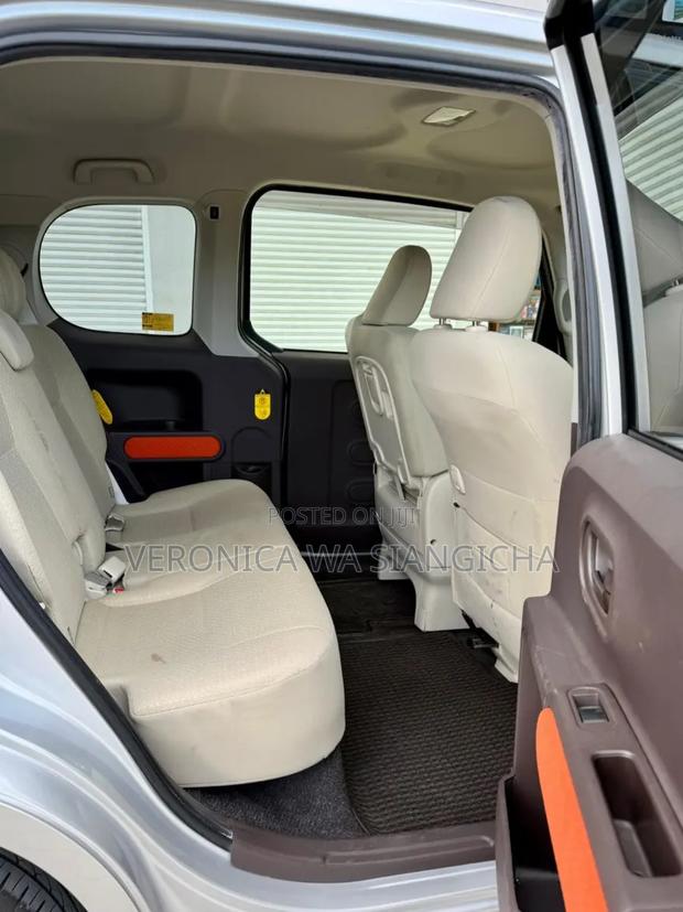 Toyota Porte 2012 Silver