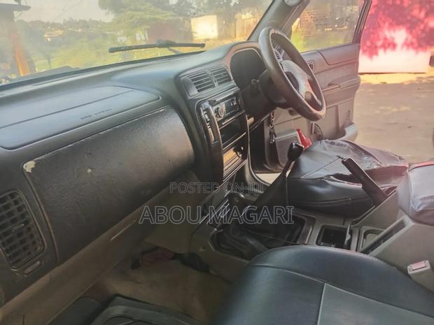 Nissan Patrol 2000 Black