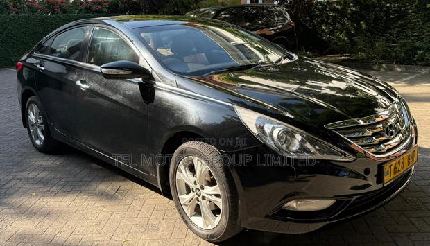 Hyundai Sonata 2012 Black