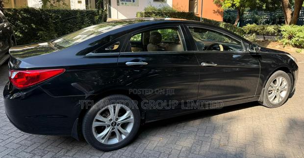 Hyundai Sonata 2012 Black