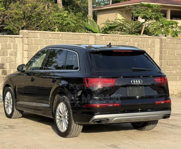 Audi Q7 2017 Black