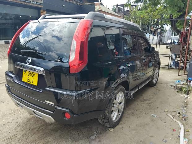 Nissan X-Trail 2012 Black