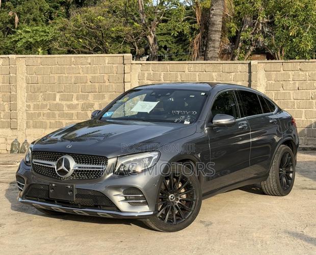 Mercedes-Benz GLC-Class GLC250 Sport Utility 4-Door (2.0L, 4cyl Turbo)