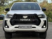 Toyota Hilux 2023 White for sale