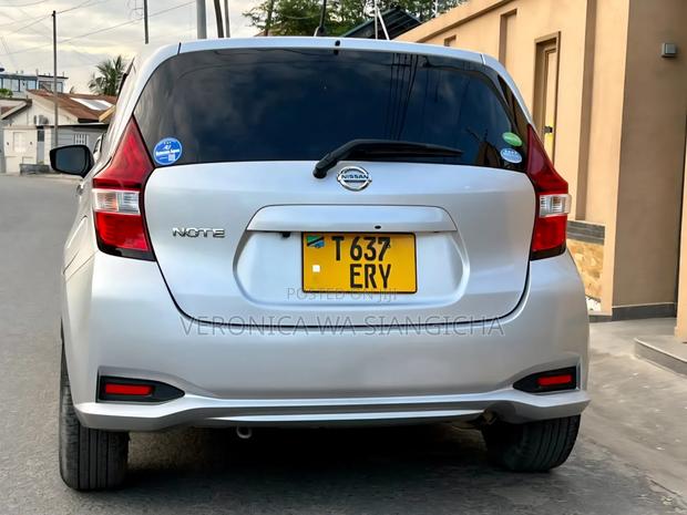 Nissan Note 2018 Silver