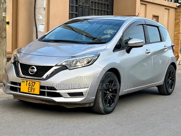 Nissan Note 2018 Silver