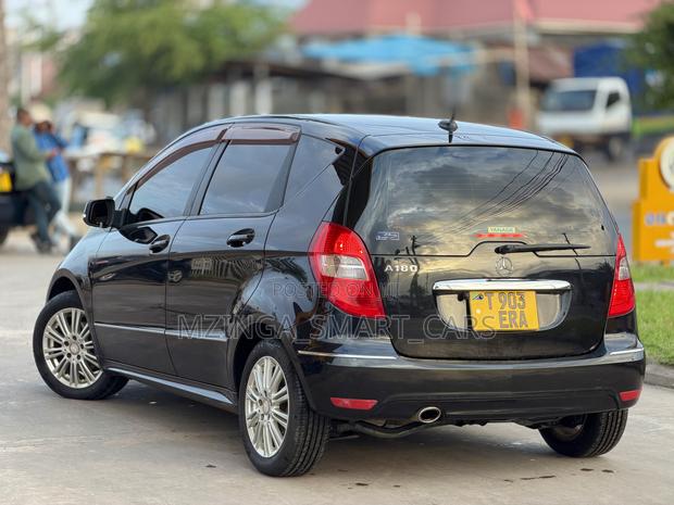 Mercedes-Benz A-Class 2011 Black