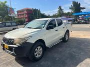 Mitsubishi L200 2016 White for sale