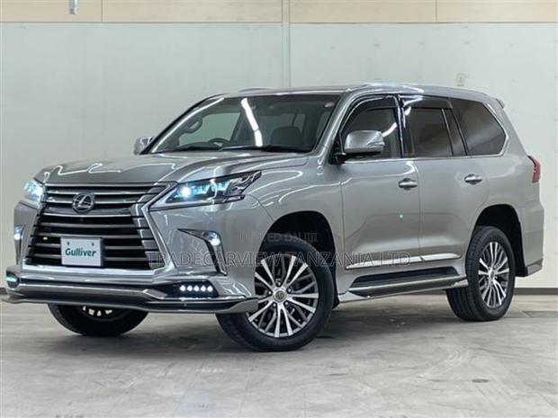 Lexus LX 2019 Silver