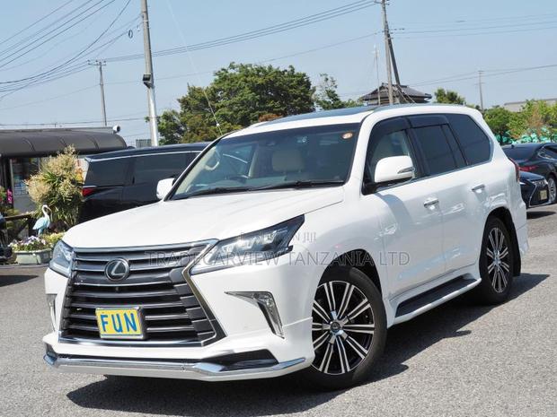 Lexus LX 570 AWD 2021 White