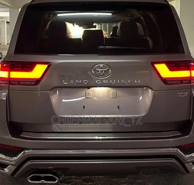 Toyota Land Cruiser 2025 Beige