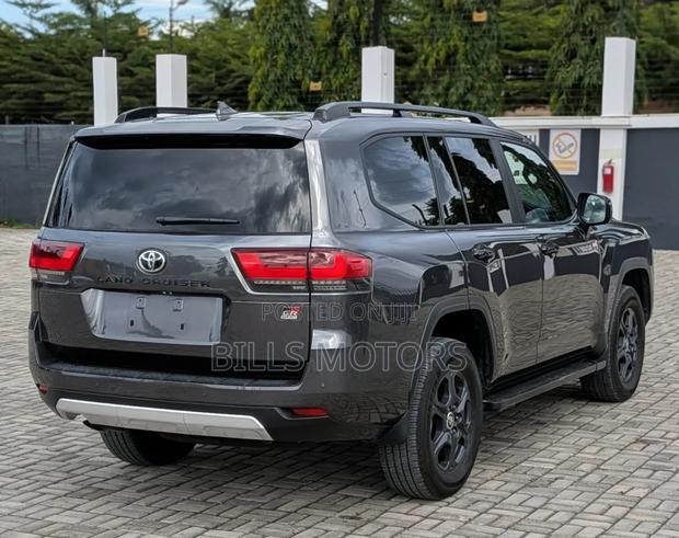 Toyota Land Cruiser 2023 Gray