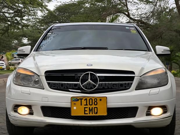 Mercedes-Benz C200 2010 White