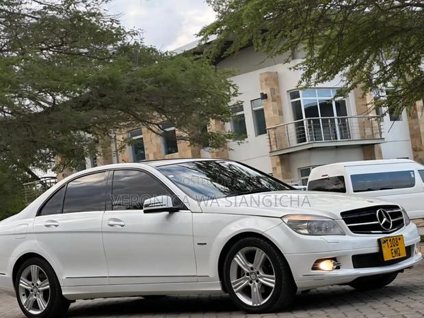 Mercedes-Benz C200 2010 White