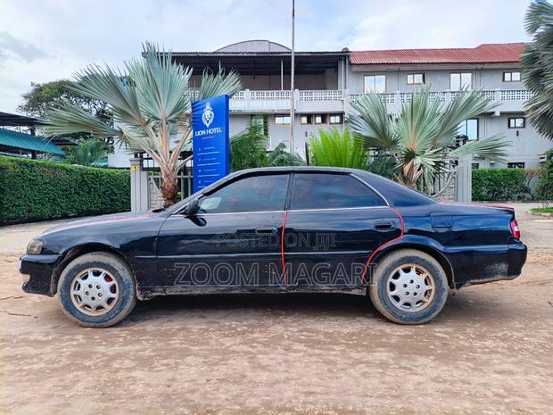 Toyota Chaser 2000 Black