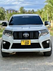 Toyota Land Cruiser Prado 2.7 i 2010 White for sale