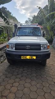 Toyota Land Cruiser 2017 White for sale