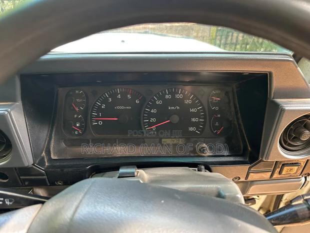 Toyota Land Cruiser 2009 White