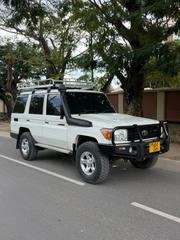 Toyota Land Cruiser 2018 White for sale