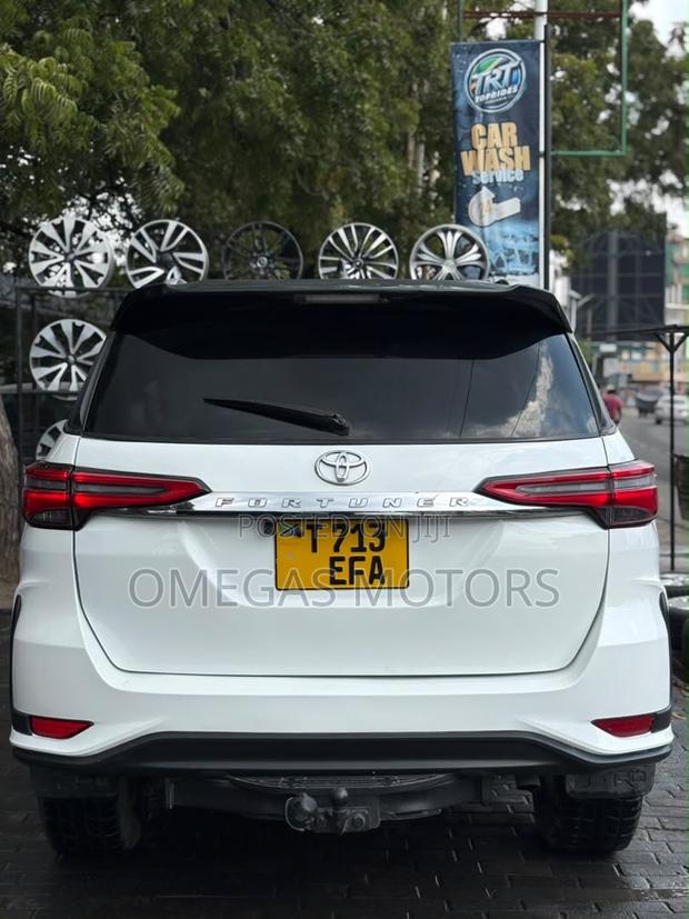 Toyota Fortuner 2.4 D AWD 2020 Pearl