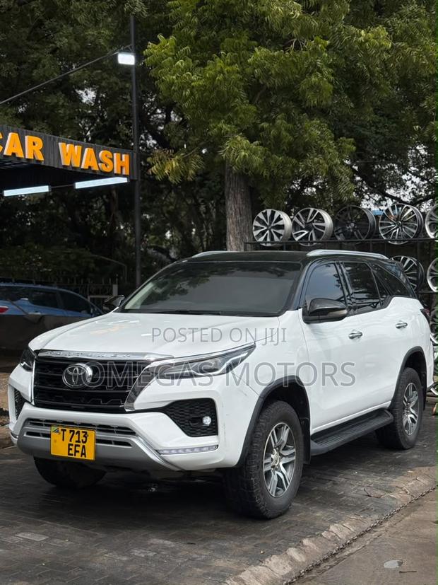 Toyota Fortuner 2.4 D AWD 2020 Pearl