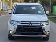 Mitsubishi Outlander 2016 White for sale