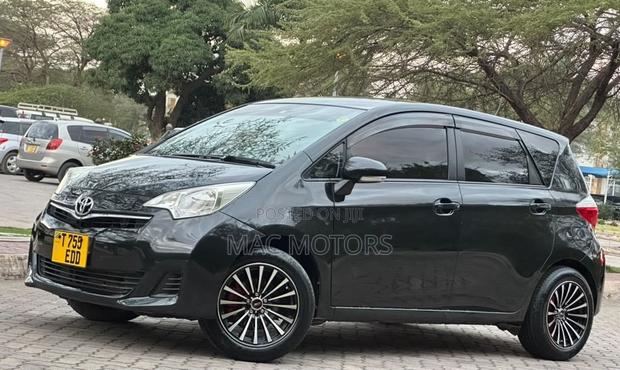 Toyota Ractis 1.5 FWD 2011 Black