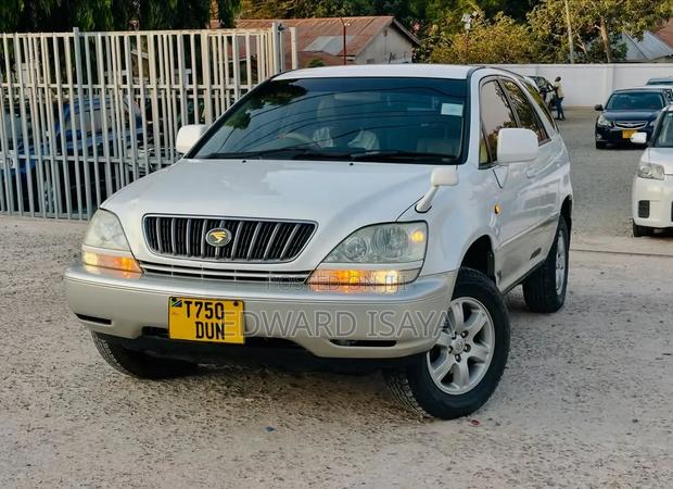 Toyota Harrier 2003 Off white