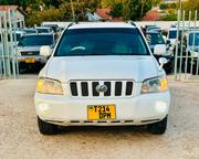 Toyota Kluger 2004 White for sale