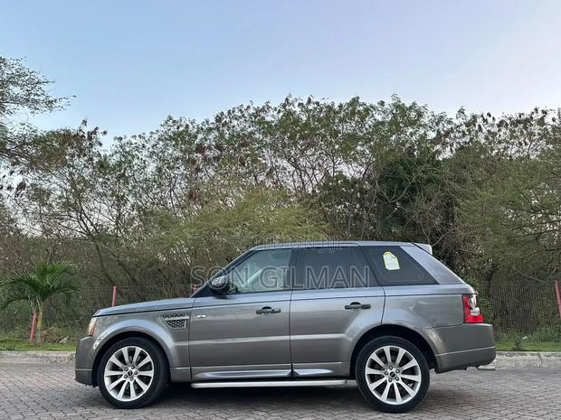 Land Rover Range Rover Sport 2010 Gray