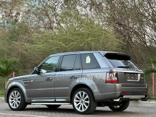Land Rover Range Rover Sport 2010 Gray