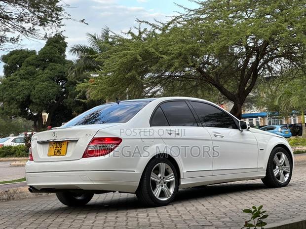 Mercedes-Benz C200 2010 White