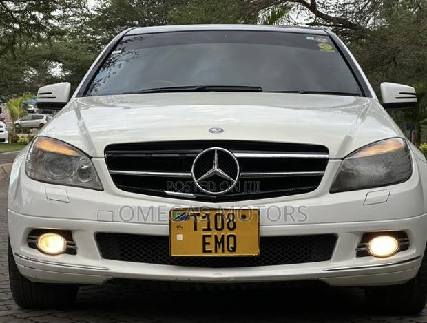 Mercedes-Benz C200 2010 White