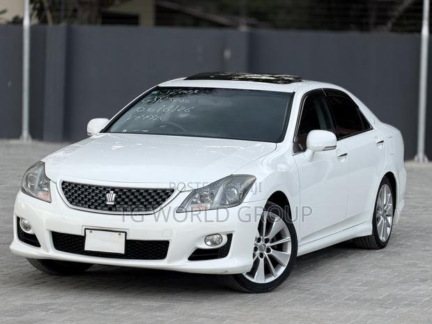 Toyota Crown 2009 White