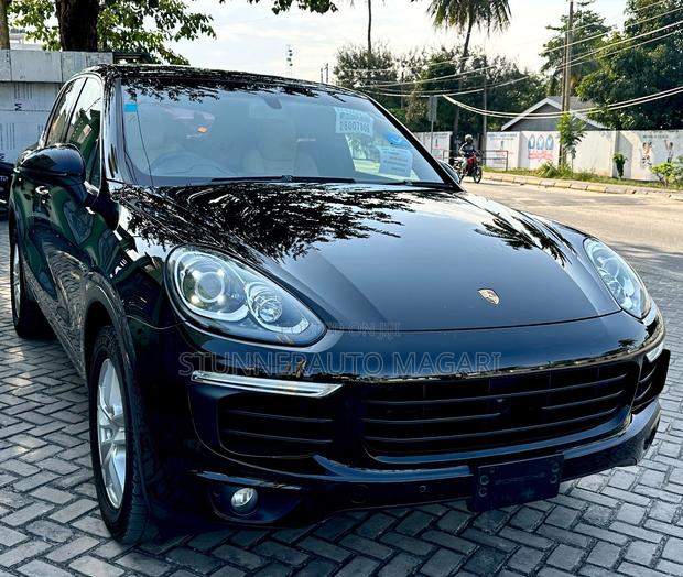 Porsche Cayenne 2016 Black