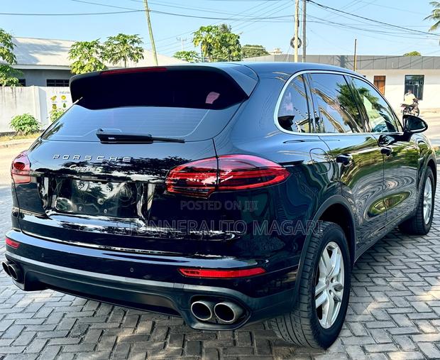 Porsche Cayenne 2016 Black