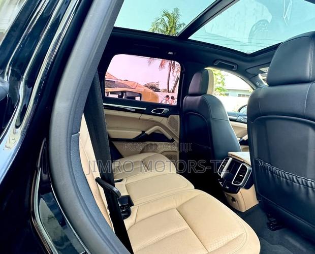Porsche Cayenne 2016 Black