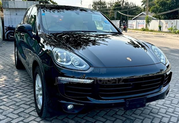 Porsche Cayenne 2016 Black