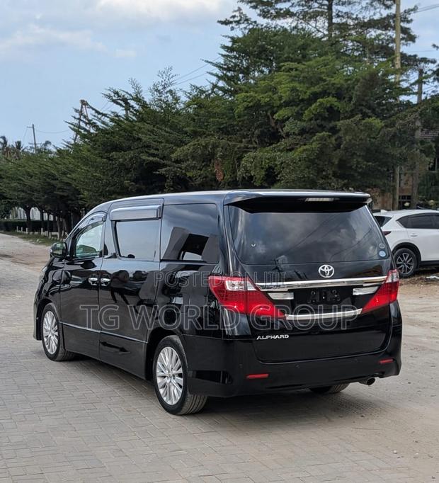 Toyota Alphard 2.4 Petrol FWD 2012 Black