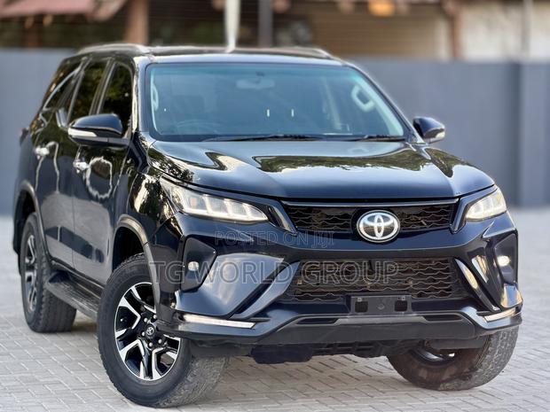 Toyota Fortuner 2.8 D RWD 2018 Black