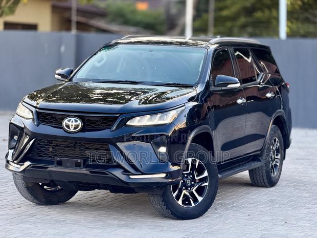 Toyota Fortuner 2.8 D RWD 2018 Black
