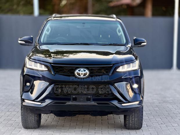 Toyota Fortuner 2.8 D RWD 2018 Black