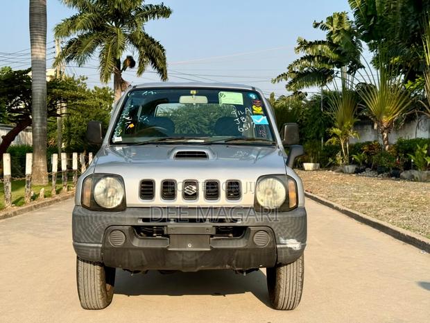 Mitsubishi Pajero 2000 Silver