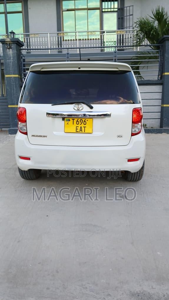 Toyota Rumion 1.5 FWD 2023 White