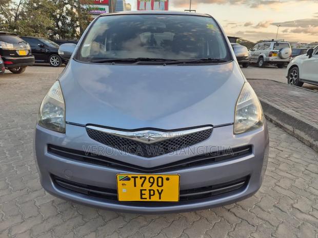 Toyota Ractis 2007