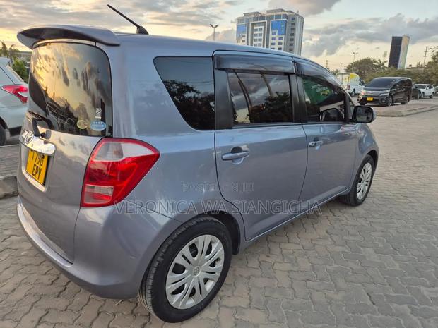 Toyota Ractis 2007