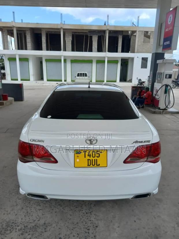 Toyota Crown 2009 Pearl
