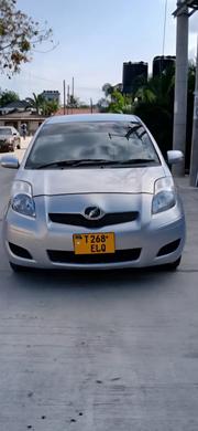 Toyota Vitz 2007 Silver for sale