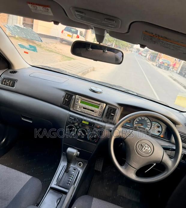 Toyota Corolla RunX 2004 Silver