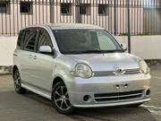 Toyota Sienta 2005 Silver for sale